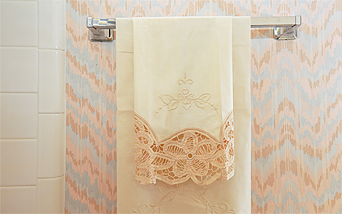 Old Fashioned Battenburg Hand Towel. 16x26". Ecru colored